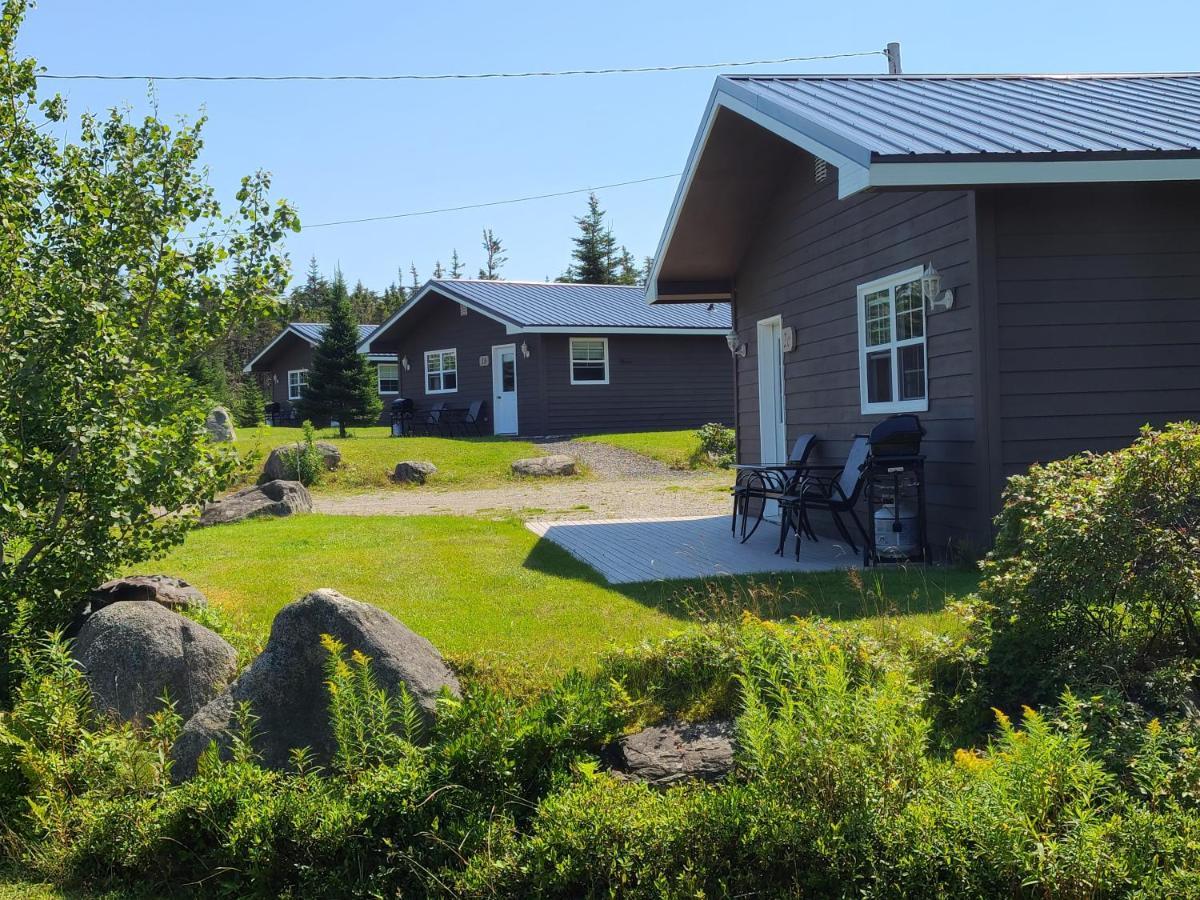 Lonely Rock Seaside Bungalows Larry's River ภายนอก รูปภาพ